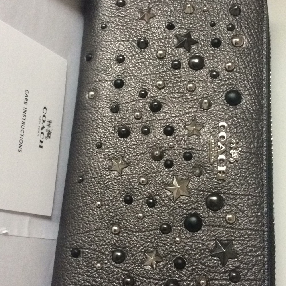 COACH 59489 ZIP AROUND STAR STUDDED WALLET